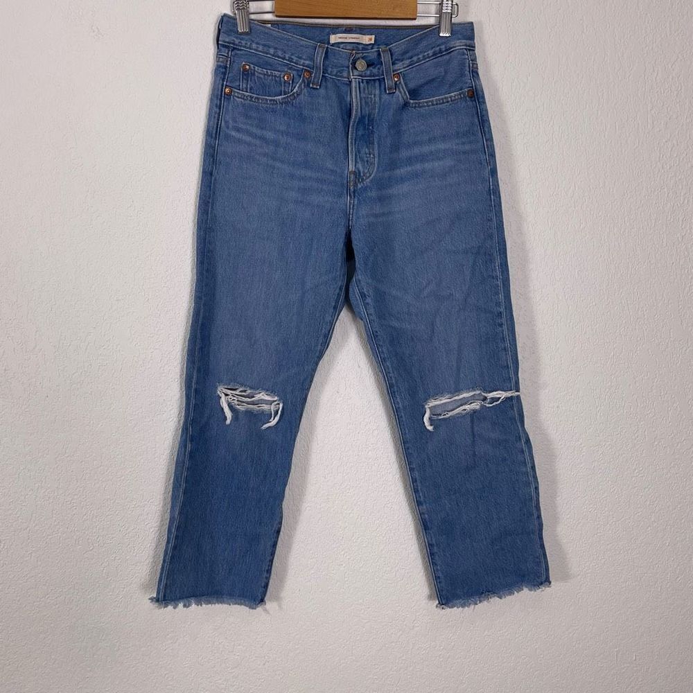Levi’s Big‎ E Wedgie Straight Leg Distressed Jeans Size 28